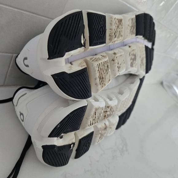 On Cloud X Athletic Running Shoe Men's Size 11 White Black - Picture 9 of 10